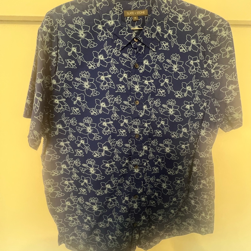 Slate & Stone Blue Casual Button Down Shirt with Floral Pattern
